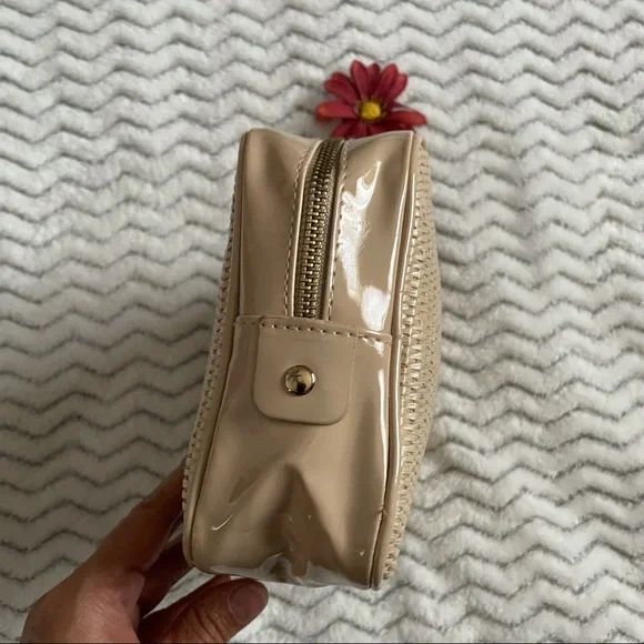 VERSACE Parfums Beige Makeup Cosmetics Bag - Picture 9 of 14